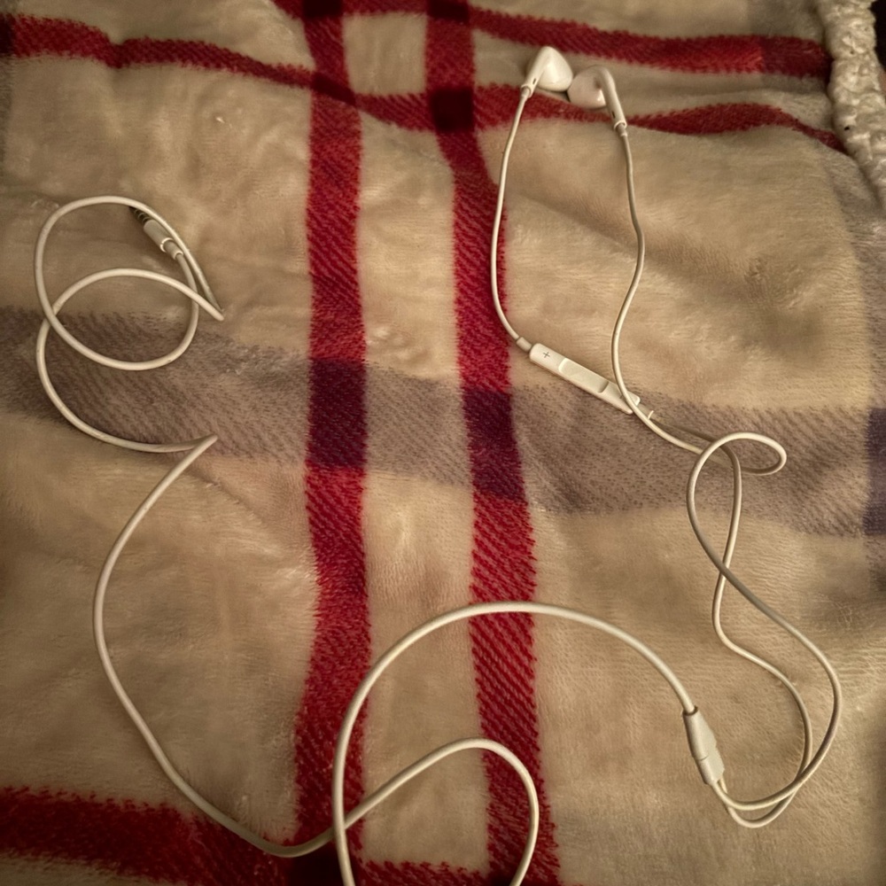 Apple White EarPods with Remote and Mic
